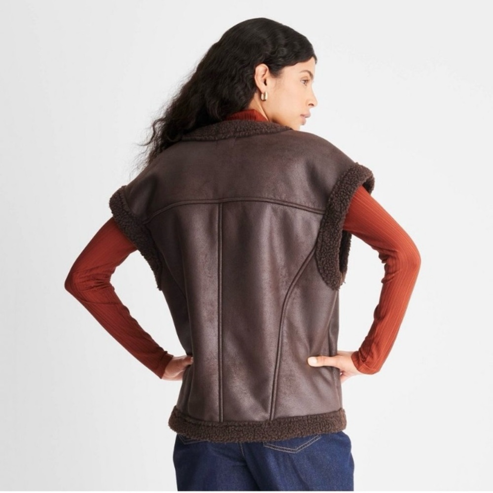 NWT Future Collective Faux Shearling Vest - Picture 2 of 4